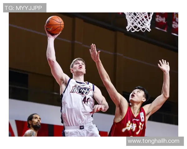 累西腓体育与弗鲁米嫩塞精彩对决直播全程回顾与分析